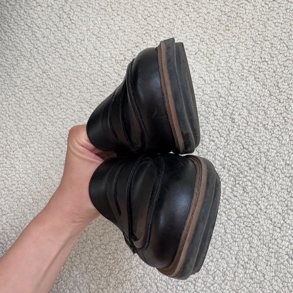 Clark’s Raisie Eletta Black Leather Loafers - Picture 6 of 6